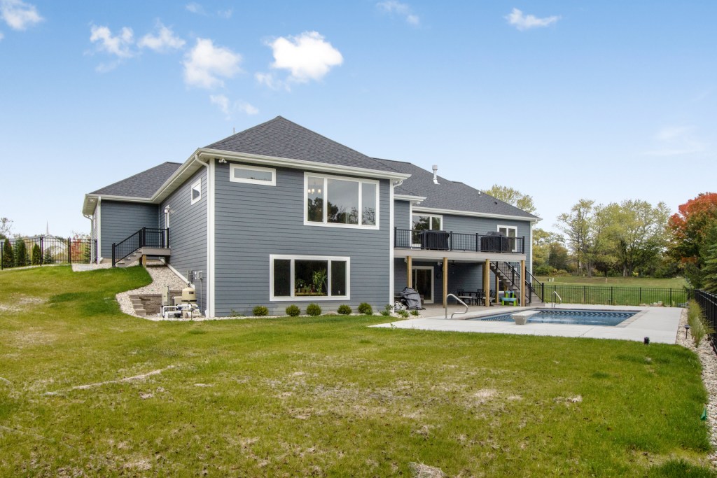 Exterior Side Renovation -  Renovations Group